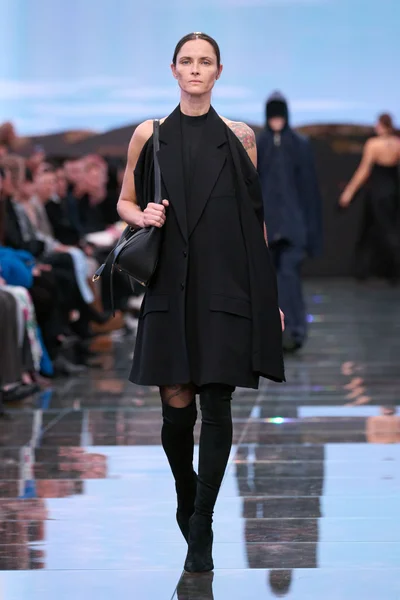 Look 24